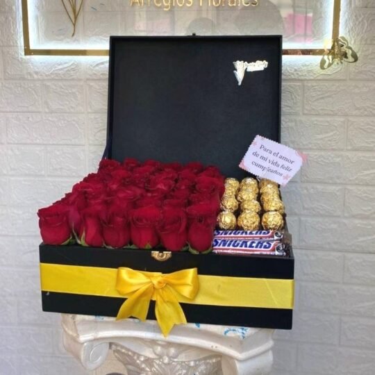 Caja de rosa roja con 15 chocolates Ferrero Rocher y 2 snicker