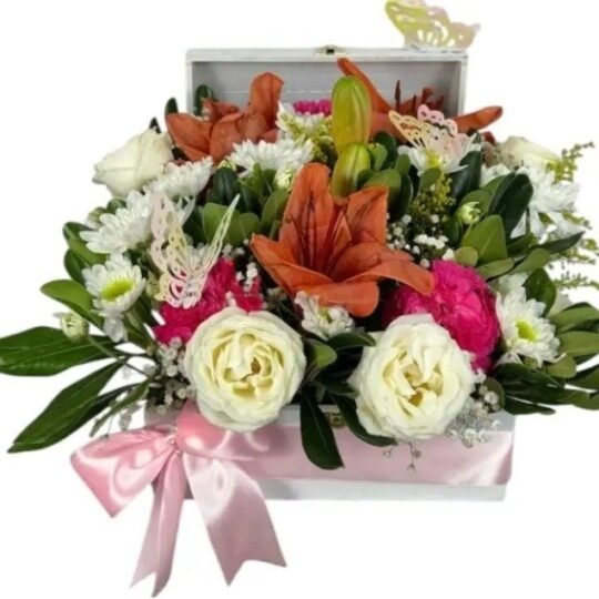 Baúl con flores mixtas en tonos variados (colores a elegir)