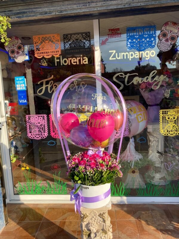 Base con flor mixta y globo personalizado
