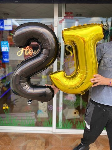 Globos de números y letras a elegir, colores sujetos a disponibilidad