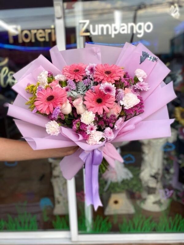 Ramo de 4 gerberas, 12 rosas pastel y follaje mixto